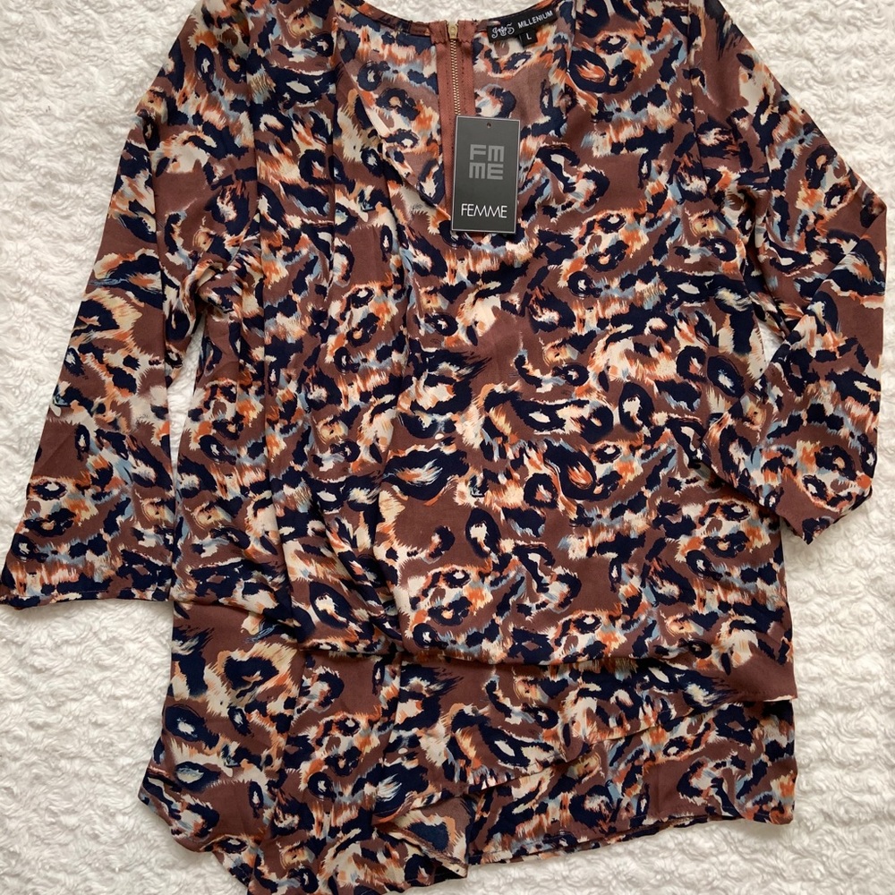 *NWT* beige print top from Femme de Carrière (Size L)